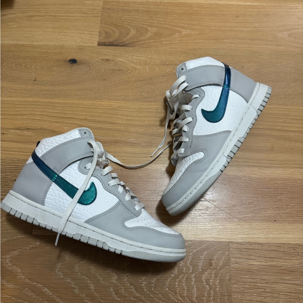 Women's Nike Dunk High FLS White Metallic Blue Grey